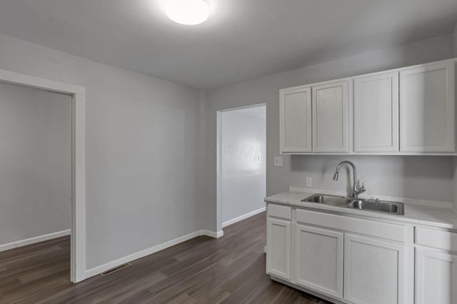 60 W Harrison Street, Newark, OH 43055