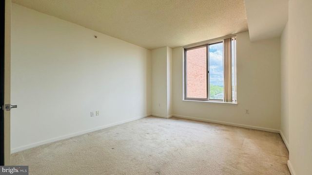 2726 GALLOWS RD #807, Vienna, VA 22180