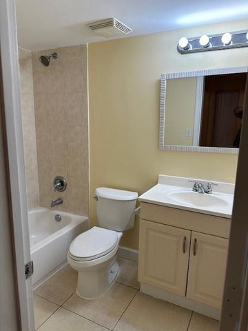 7013 NW 63rd Ct, Tamarac, FL 33321