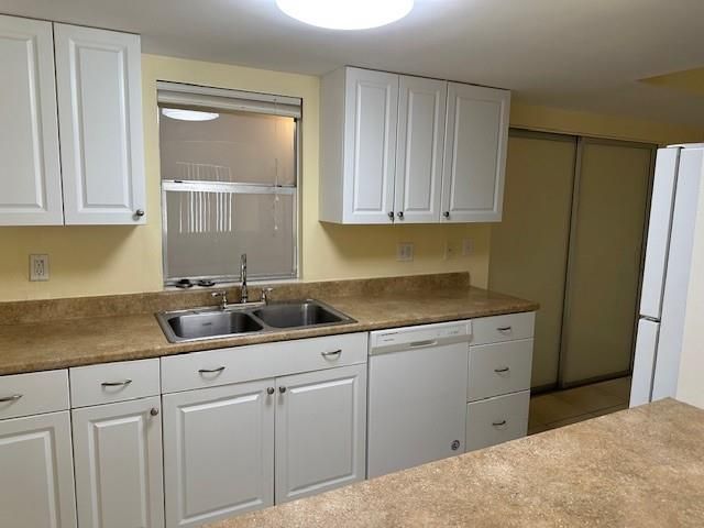 7013 NW 63rd Ct, Tamarac, FL 33321