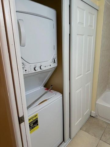 7013 NW 63rd Ct, Tamarac, FL 33321