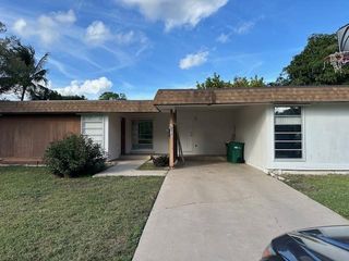 7013 NW 63rd Ct, Tamarac, FL 33321
