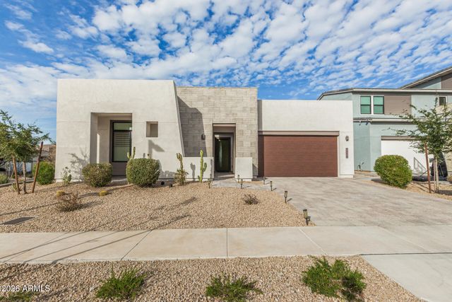 712 E Buist Avenue, Phoenix, AZ 85042