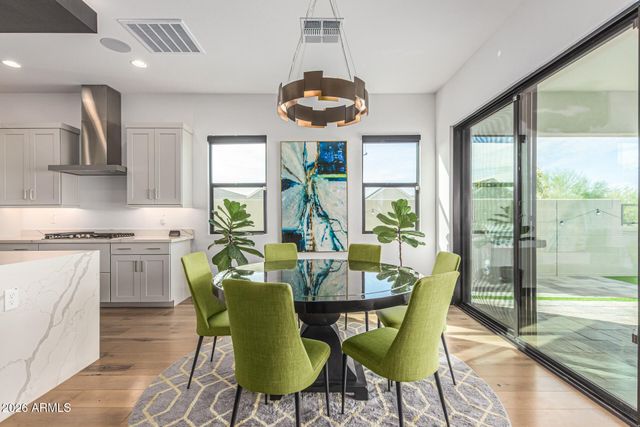 712 E Buist Avenue, Phoenix, AZ 85042