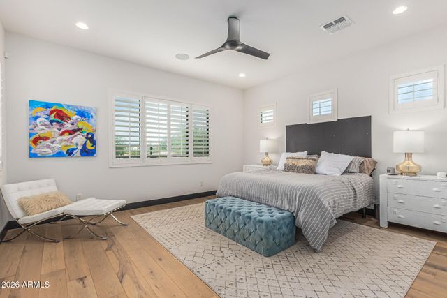 712 E Buist Avenue, Phoenix, AZ 85042