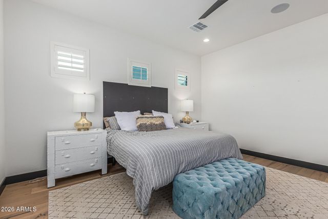 712 E Buist Avenue, Phoenix, AZ 85042