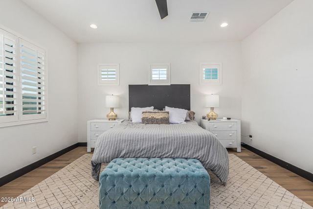 712 E Buist Avenue, Phoenix, AZ 85042