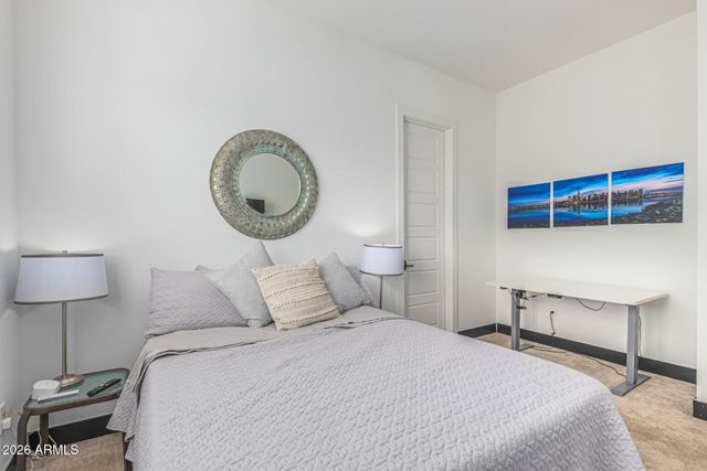 712 E Buist Avenue, Phoenix, AZ 85042