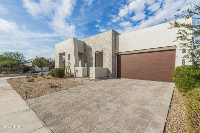 712 E Buist Avenue, Phoenix, AZ 85042
