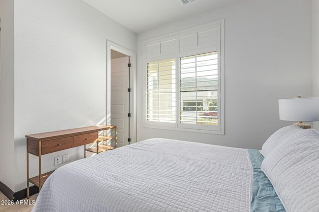 712 E Buist Avenue, Phoenix, AZ 85042