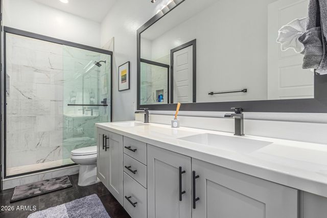 712 E Buist Avenue, Phoenix, AZ 85042