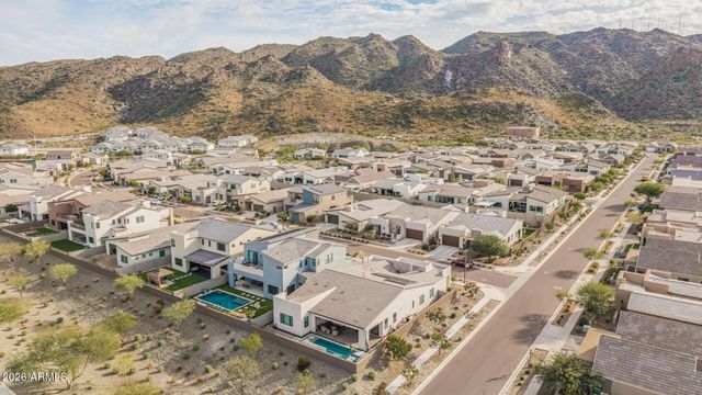 712 E Buist Avenue, Phoenix, AZ 85042