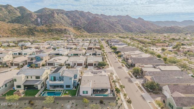712 E Buist Avenue, Phoenix, AZ 85042