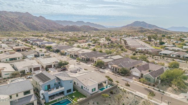 712 E Buist Avenue, Phoenix, AZ 85042