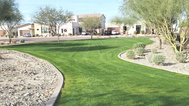 712 E Buist Avenue, Phoenix, AZ 85042