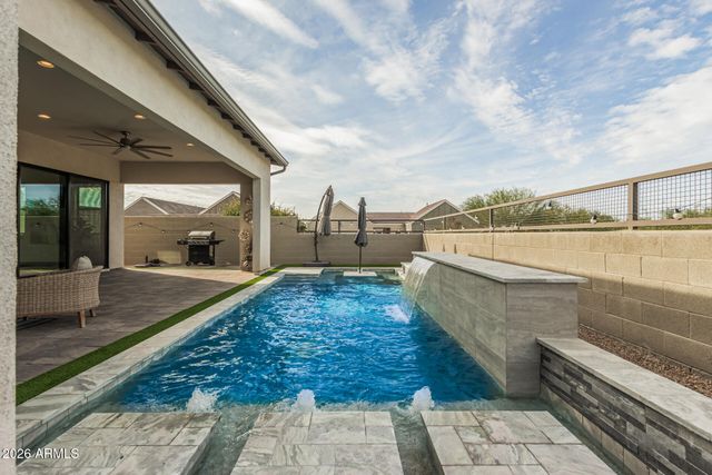712 E Buist Avenue, Phoenix, AZ 85042