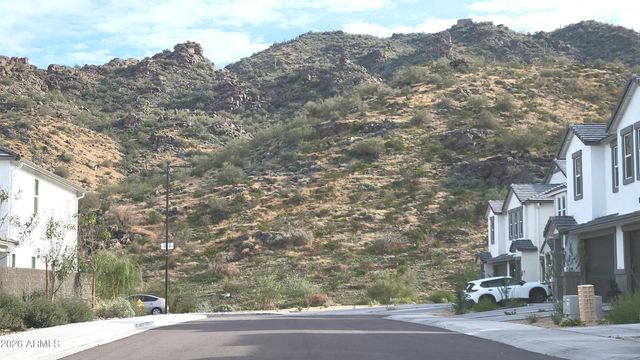 712 E Buist Avenue, Phoenix, AZ 85042