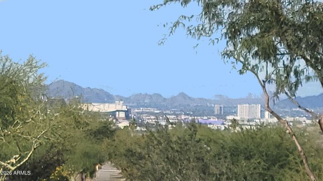 712 E Buist Avenue, Phoenix, AZ 85042