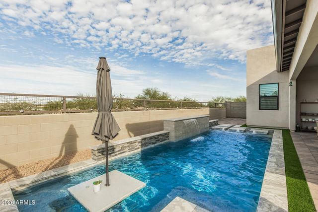 712 E Buist Avenue, Phoenix, AZ 85042