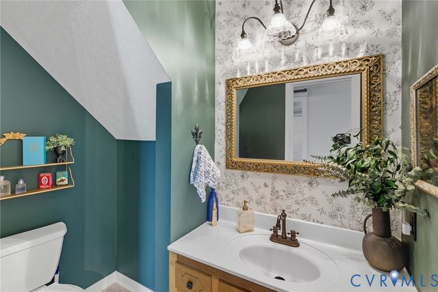 1400 Geron Ln, West Point, VA 23181