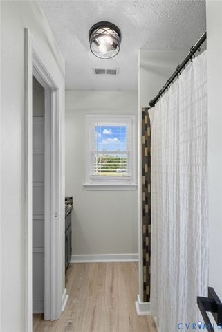 1400 Geron Ln, West Point, VA 23181