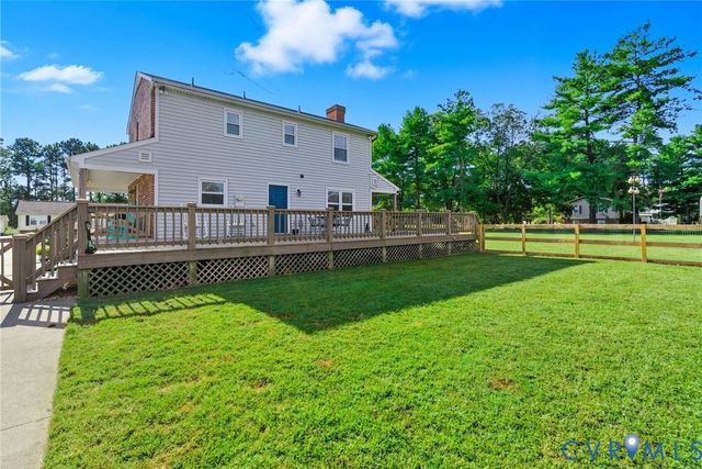 1400 Geron Ln, West Point, VA 23181