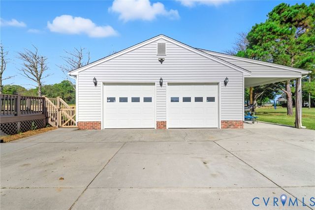1400 Geron Ln, West Point, VA 23181