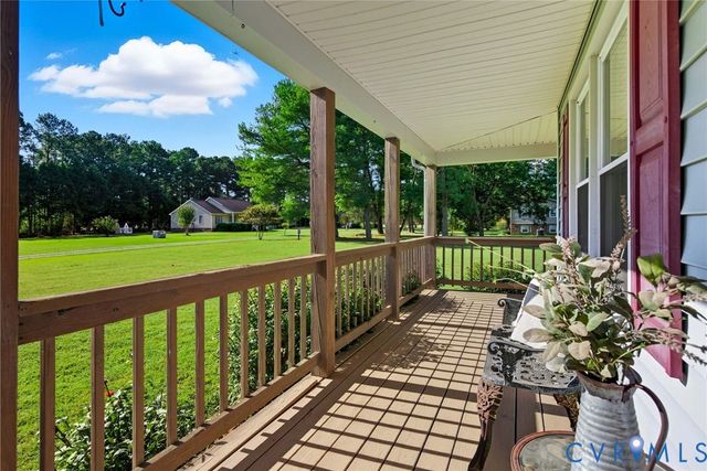 1400 Geron Ln, West Point, VA 23181