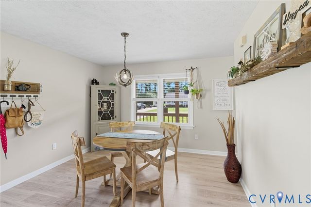 1400 Geron Ln, West Point, VA 23181