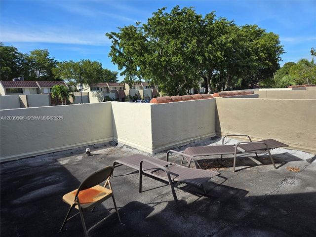 295 Jacaranda Dr 20, Plantation, FL 33324