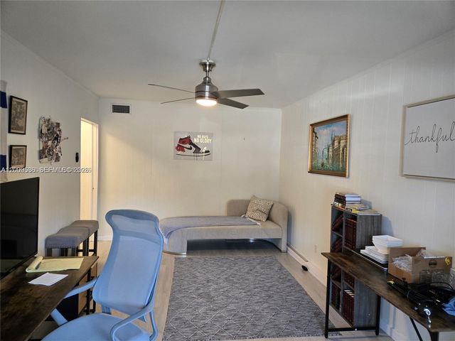 295 Jacaranda Dr 20, Plantation, FL 33324