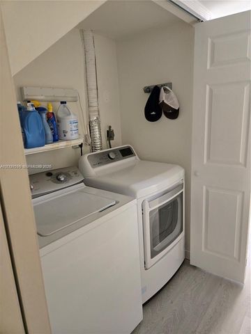 295 Jacaranda Dr 20, Plantation, FL 33324