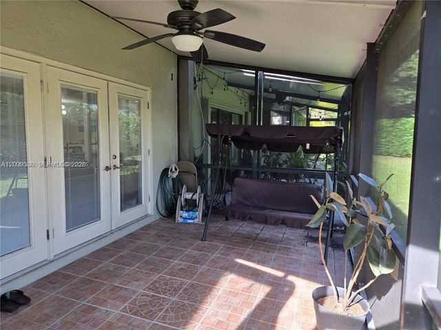 295 Jacaranda Dr 20, Plantation, FL 33324