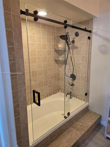 295 Jacaranda Dr 20, Plantation, FL 33324
