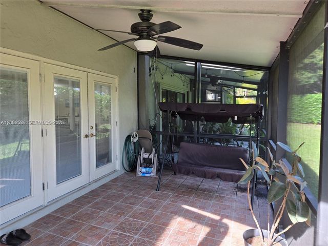 295 Jacaranda Dr 20, Plantation, FL 33324