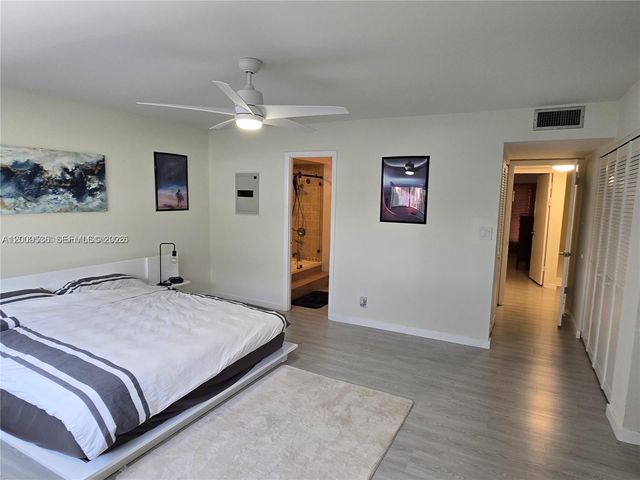 295 Jacaranda Dr 20, Plantation, FL 33324