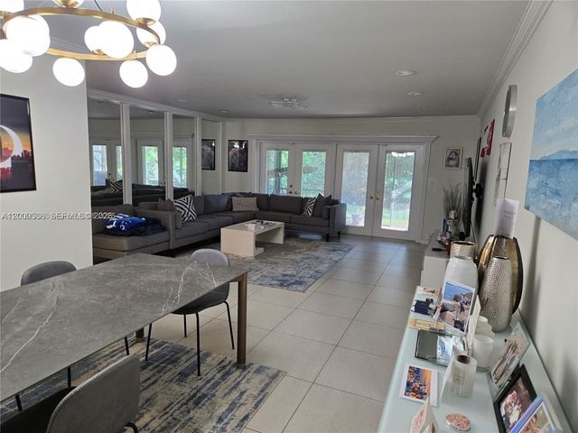 295 Jacaranda Dr 20, Plantation, FL 33324