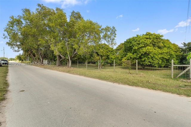 37255 SW 214th Ave, Homestead, FL 33034