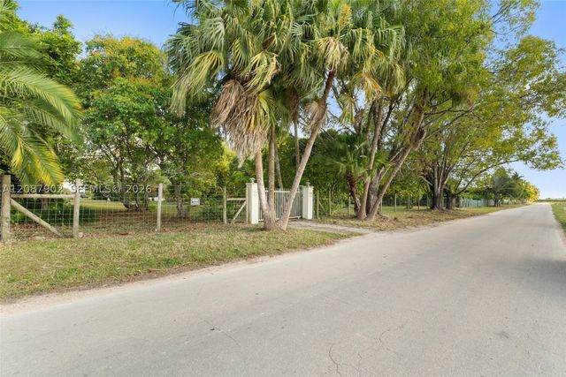 37255 SW 214th Ave, Homestead, FL 33034