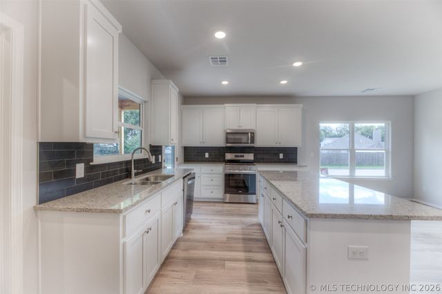 2703 W 65th Place S, Tulsa, OK 74132