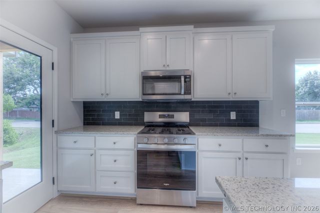 2703 W 65th Place S, Tulsa, OK 74132