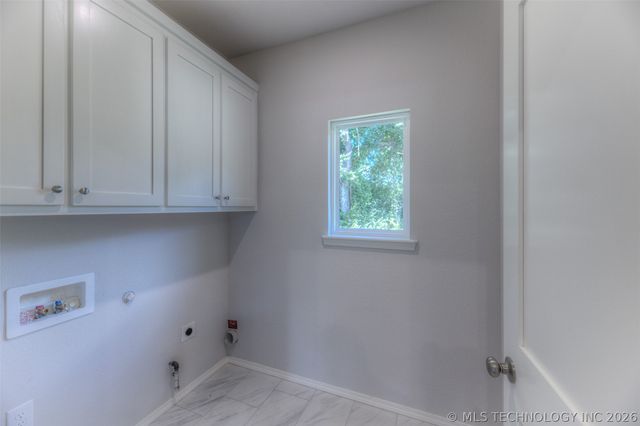 2703 W 65th Place S, Tulsa, OK 74132