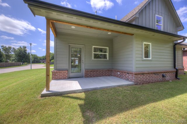 2703 W 65th Place S, Tulsa, OK 74132