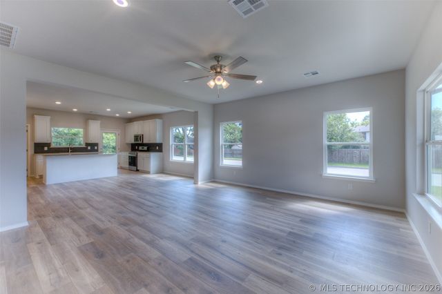 2703 W 65th Place S, Tulsa, OK 74132