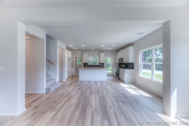 2703 W 65th Place S, Tulsa, OK 74132