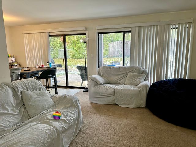 1350 Laguna Court A, Hanover Park, IL 60133