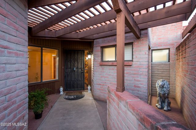 2000 E Campbell Terrace, Tucson, AZ 85718