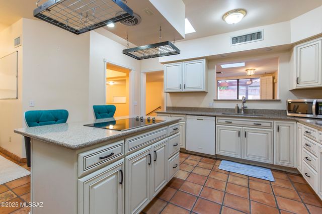 2000 E Campbell Terrace, Tucson, AZ 85718