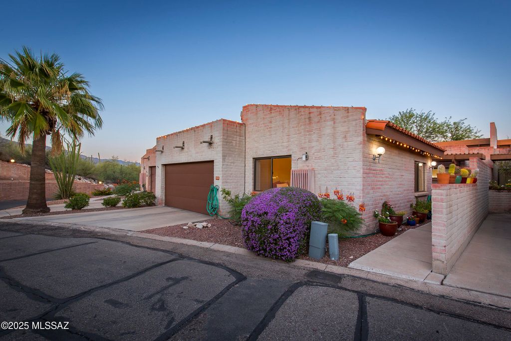 2000 E Campbell Terrace, Tucson, AZ 85718