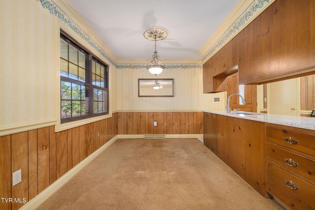 536 Mayfield Avenue, Kingsport, TN 37665